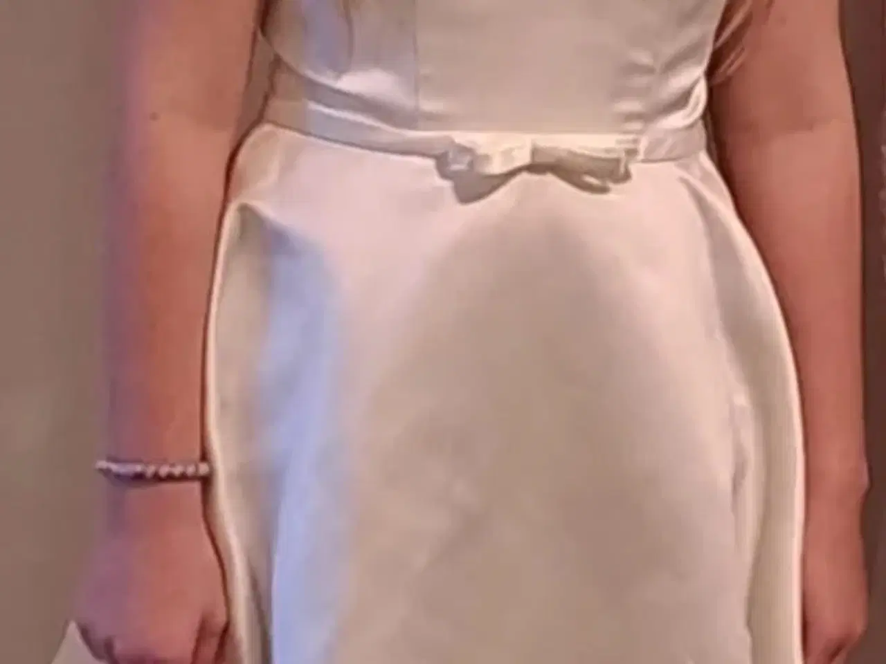 Billede 1 - Ny konfirmations kjole str 36