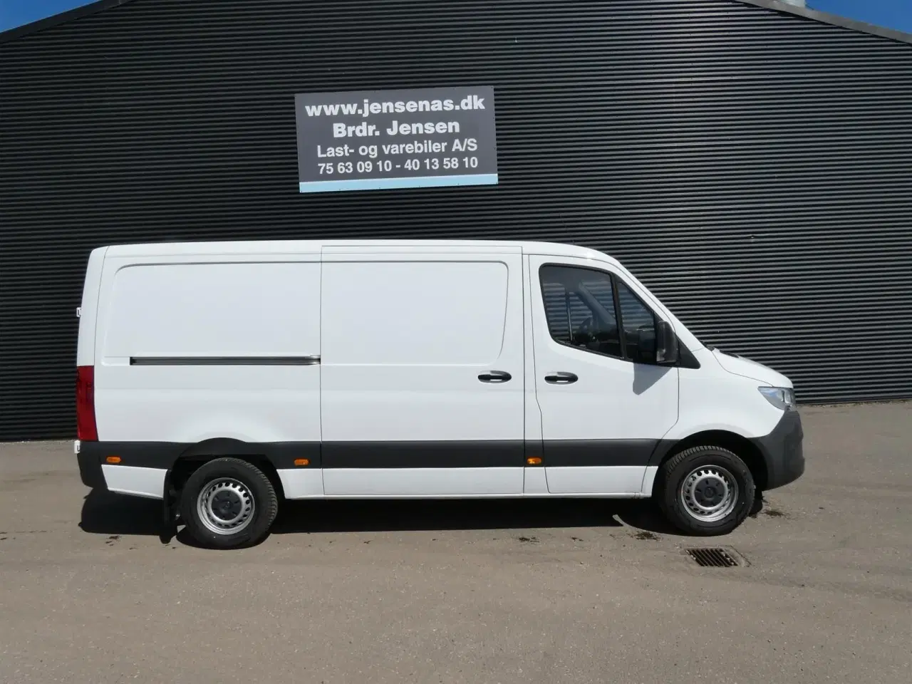 Billede 2 - Mercedes-Benz Sprinter 317 2,0 CDI A2 H2 RWD 9G-Tronic 170HK Van Aut.