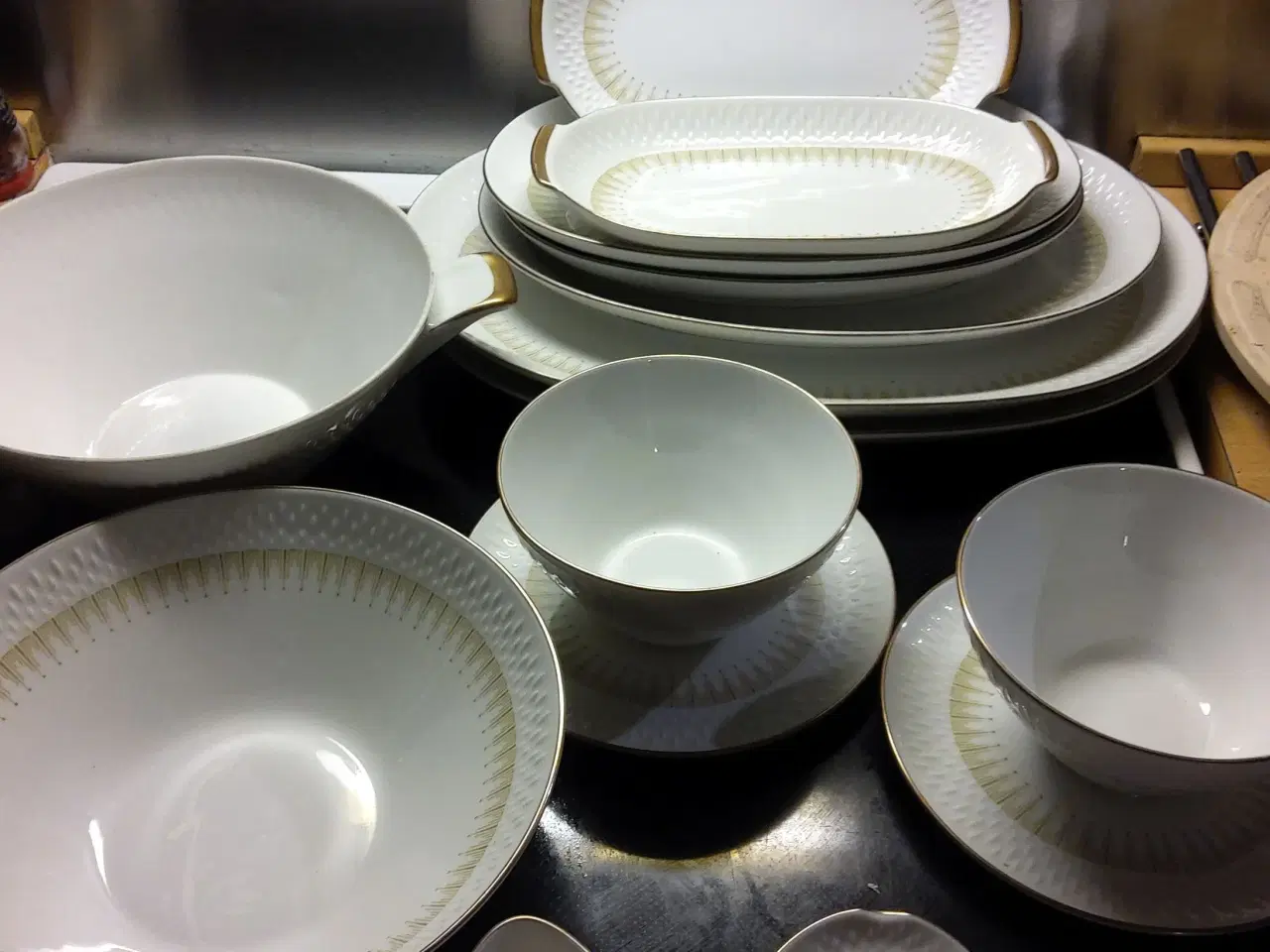 Billede 3 - Porcelæn kaffe og spisestel 
