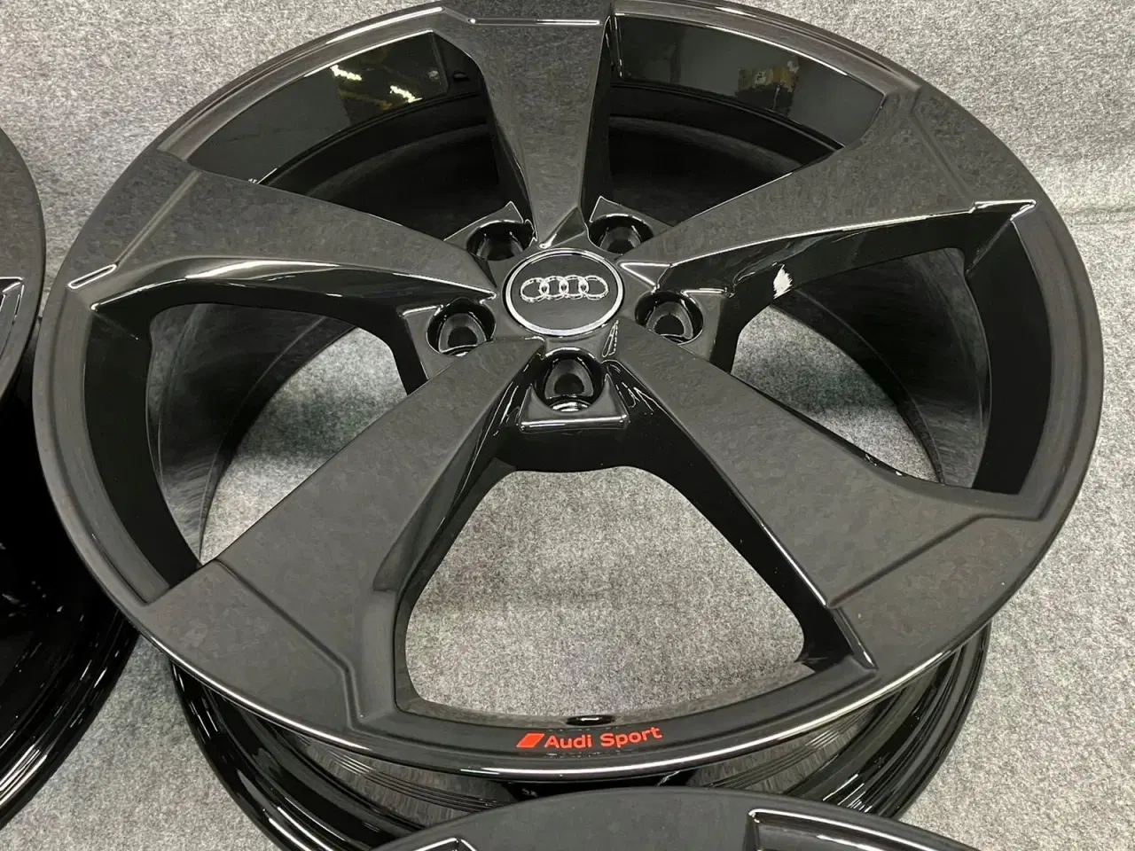 Billede 5 - ALUFÆLGE AUDI A3 8VO 19"