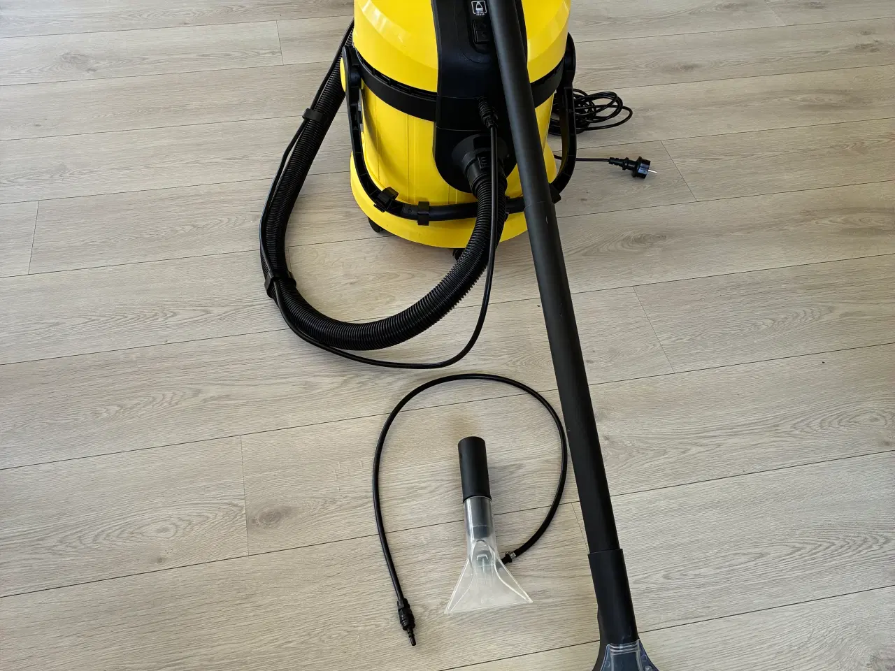 Billede 1 - Karcher tæpperenser SE 4001