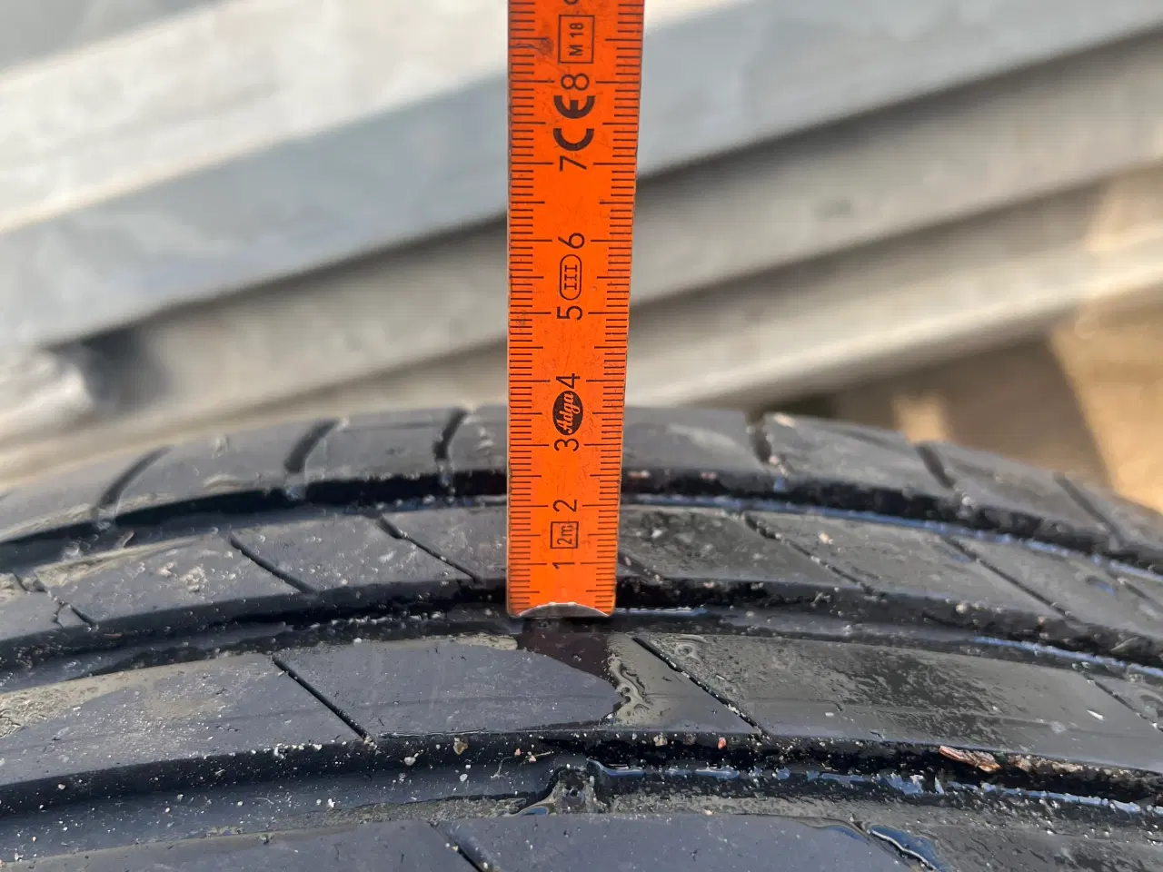 Billede 3 - Komplet dæk med alufælge 