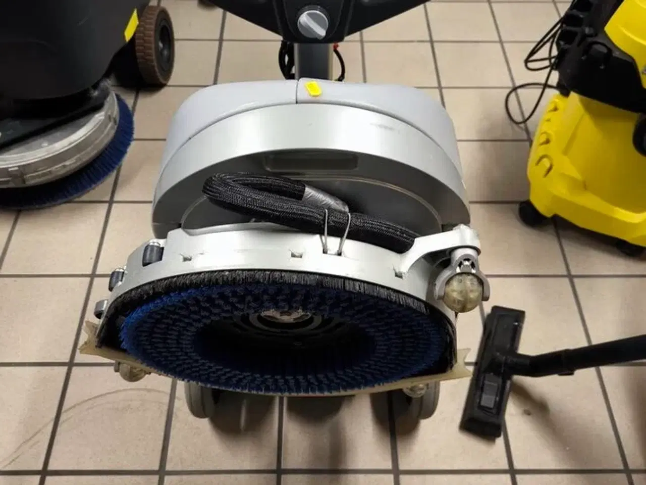 Billede 2 - Gulvvasker NILFISK SC350
