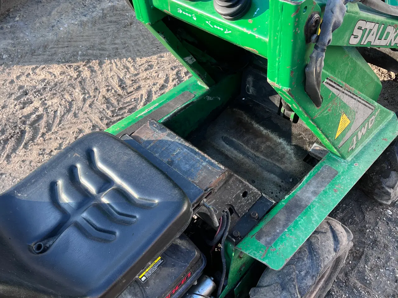 Billede 5 - Avant staldkat med redskaber 