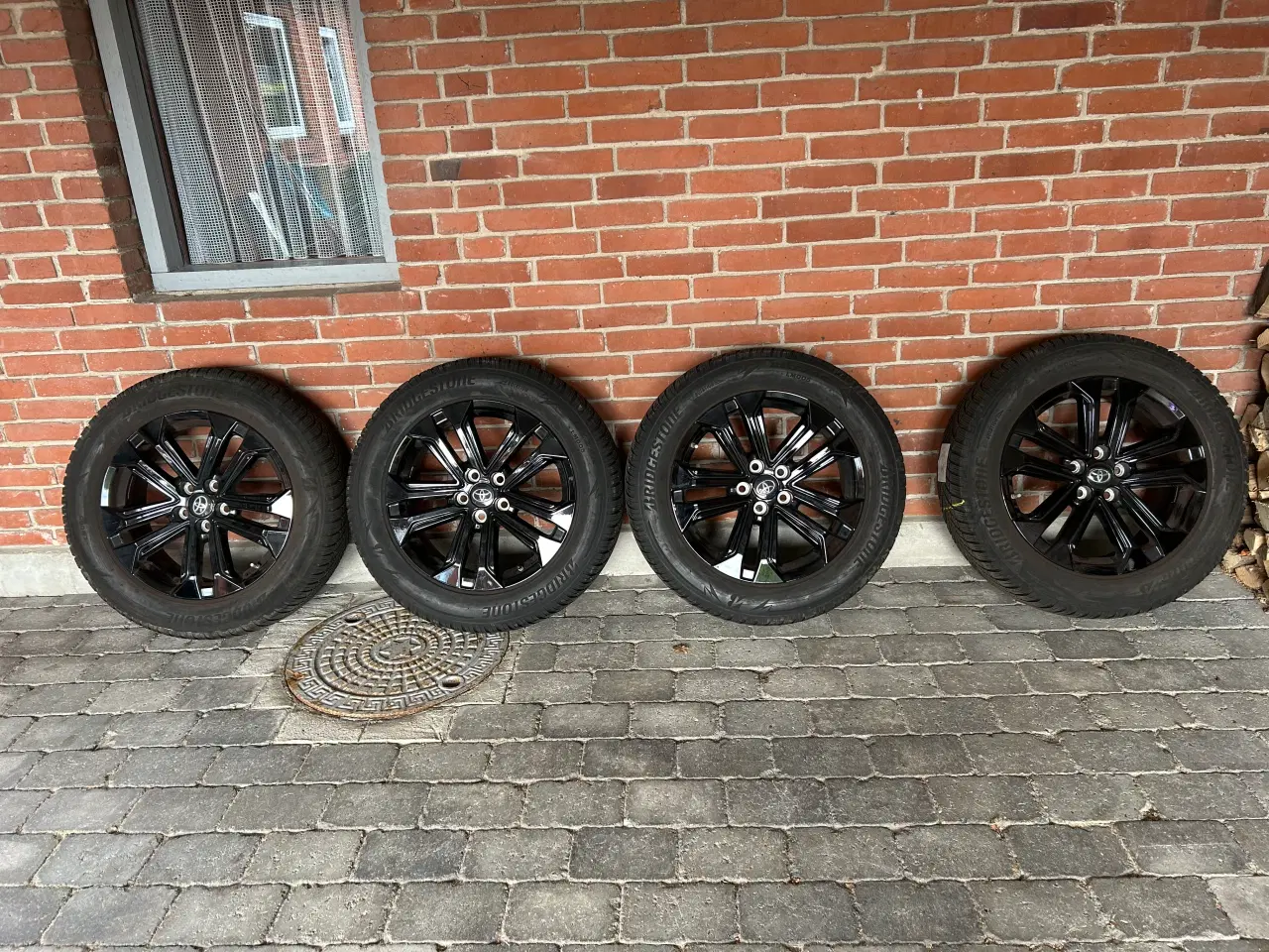 Billede 1 - Toyota Rav4 vinterdæk m. org. Alufælge