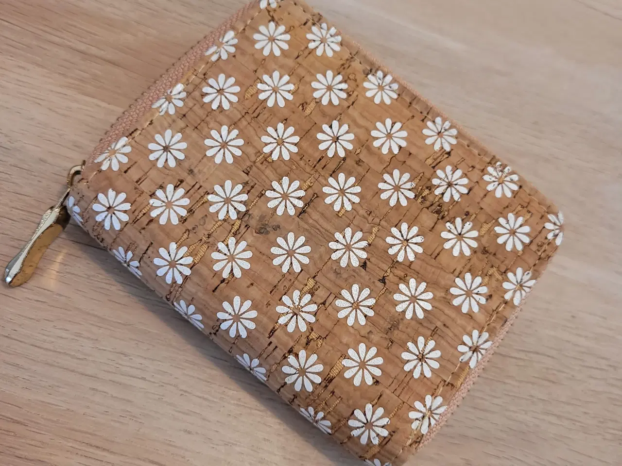 Billede 3 - Pung af kork (NY)