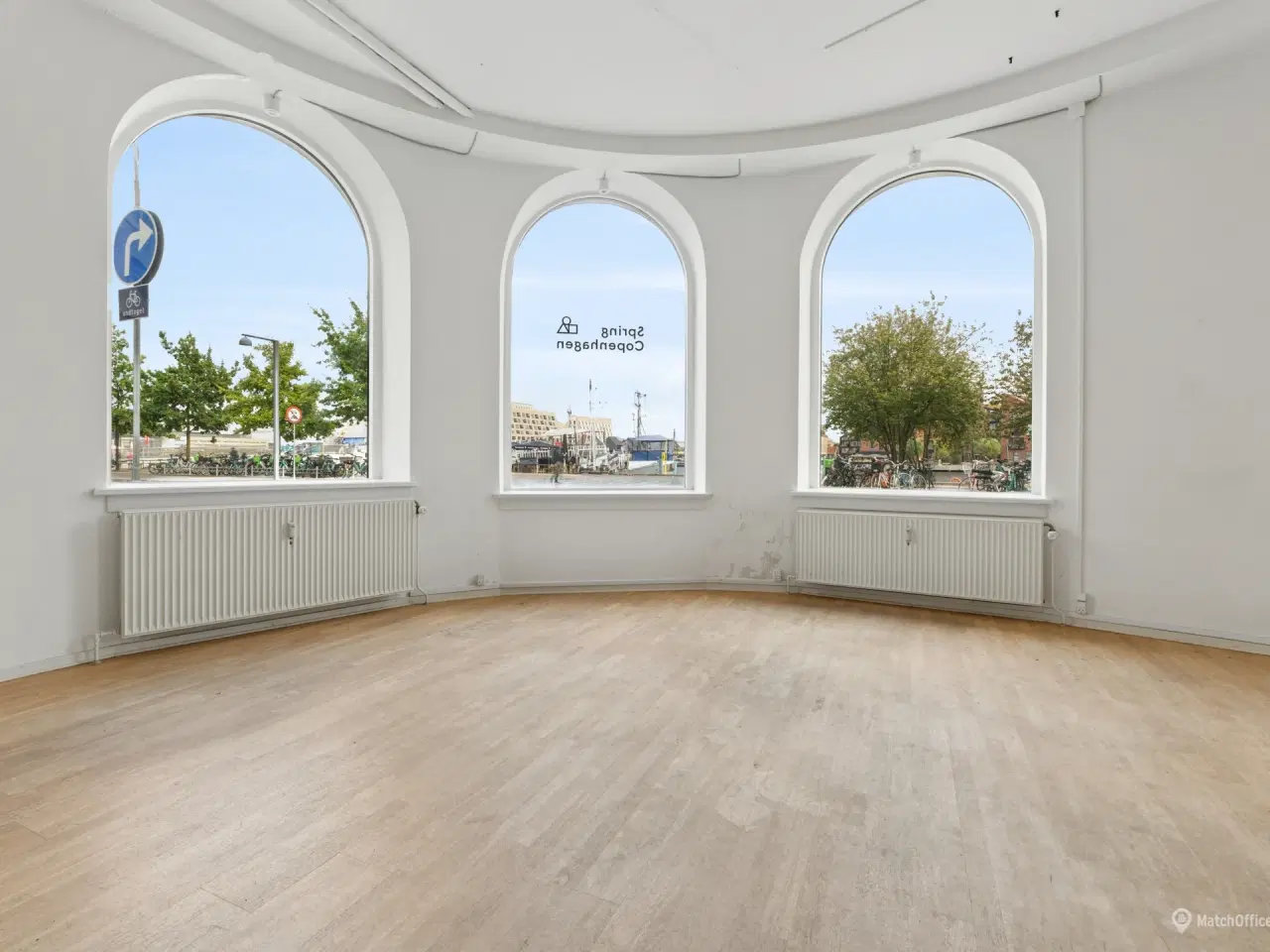 Billede 2 - Smukt højloftet kontor/showroom - med udsigt til havnepromenaden