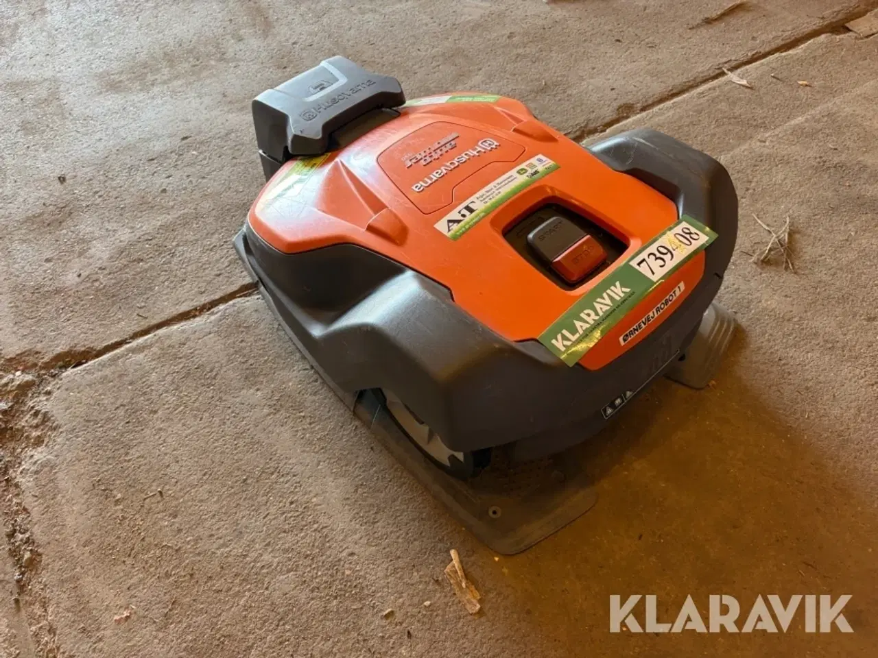 Billede 3 - Robot plæneklipper Husqvarna 550 med ladestation