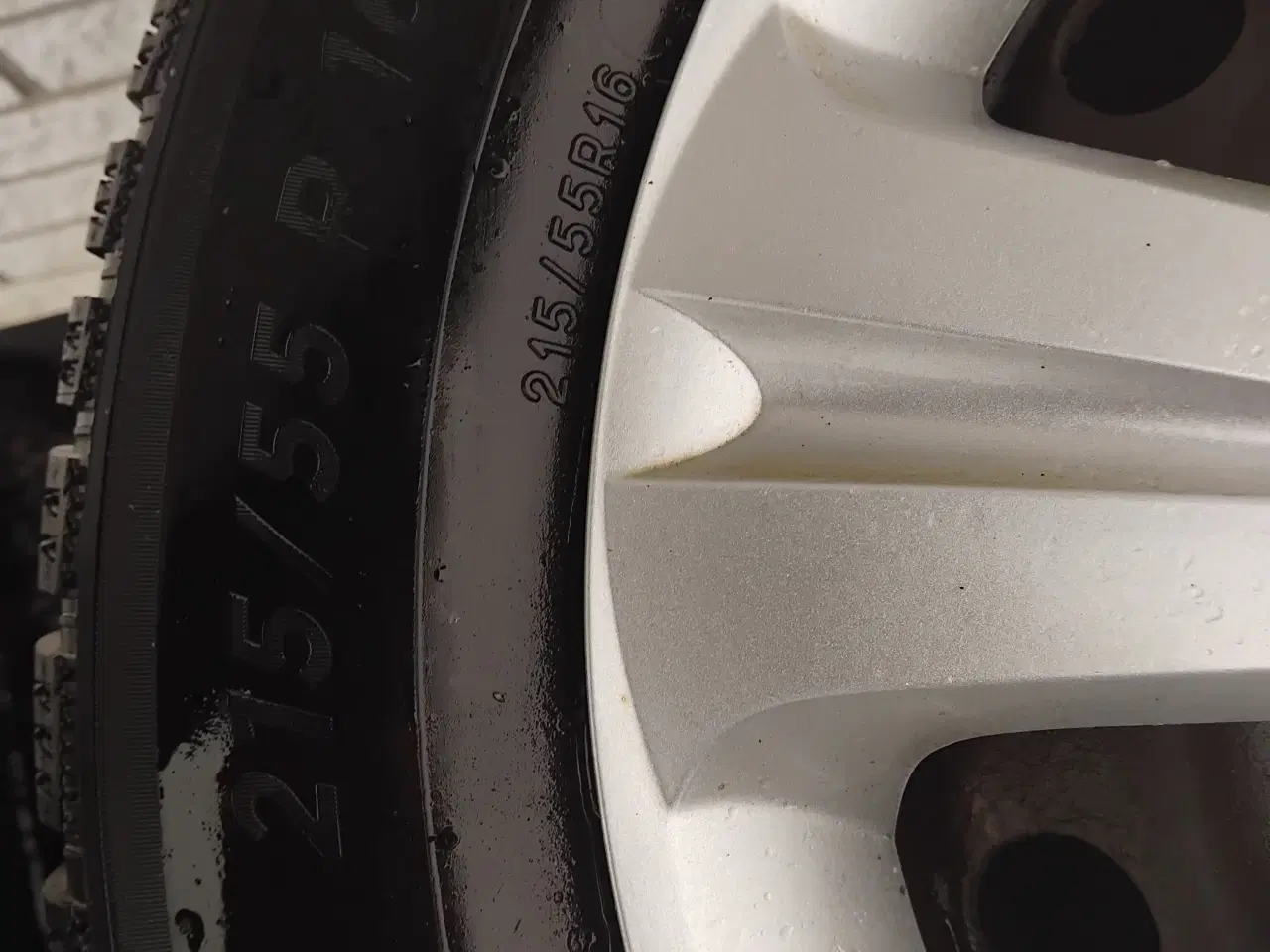 Billede 3 - Michelin 215/55 R16 Næsten nye Dæk