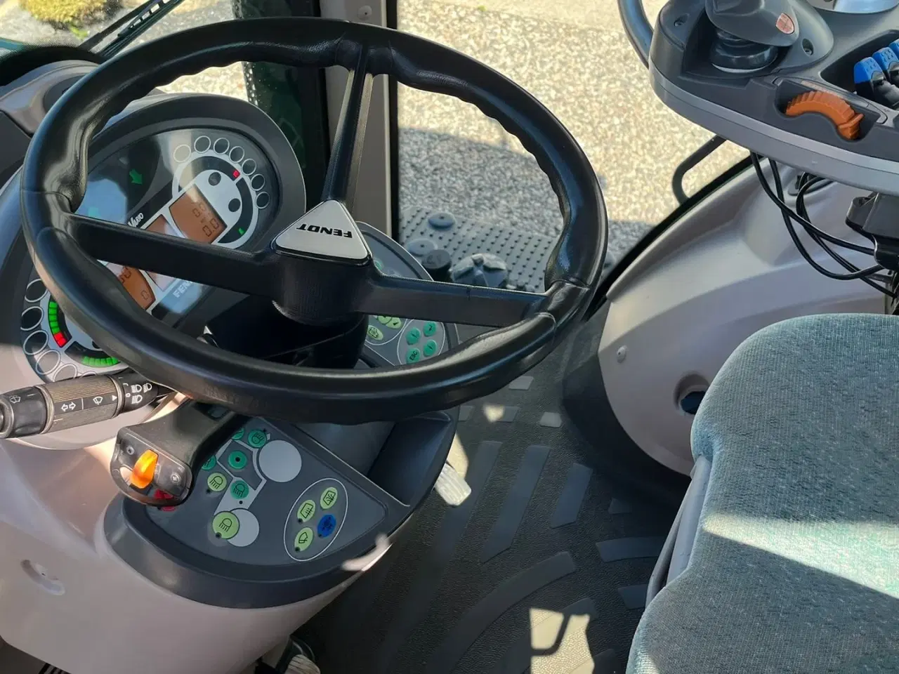 Billede 12 - Fendt 826 Vario Pæn godt udstyret traktor.