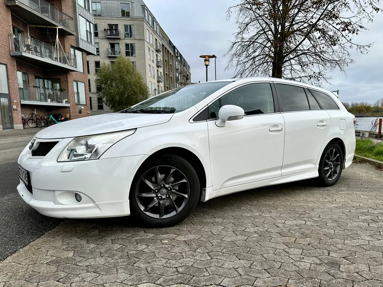 Billede 1 - Danmarks billigste Toyota Avensis (m/ udstyr)