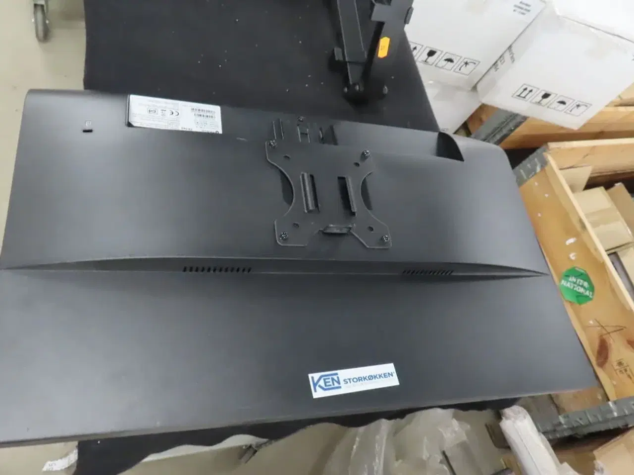 Billede 5 - 2 stk. Computerskærme samt dobbelt skærmholder