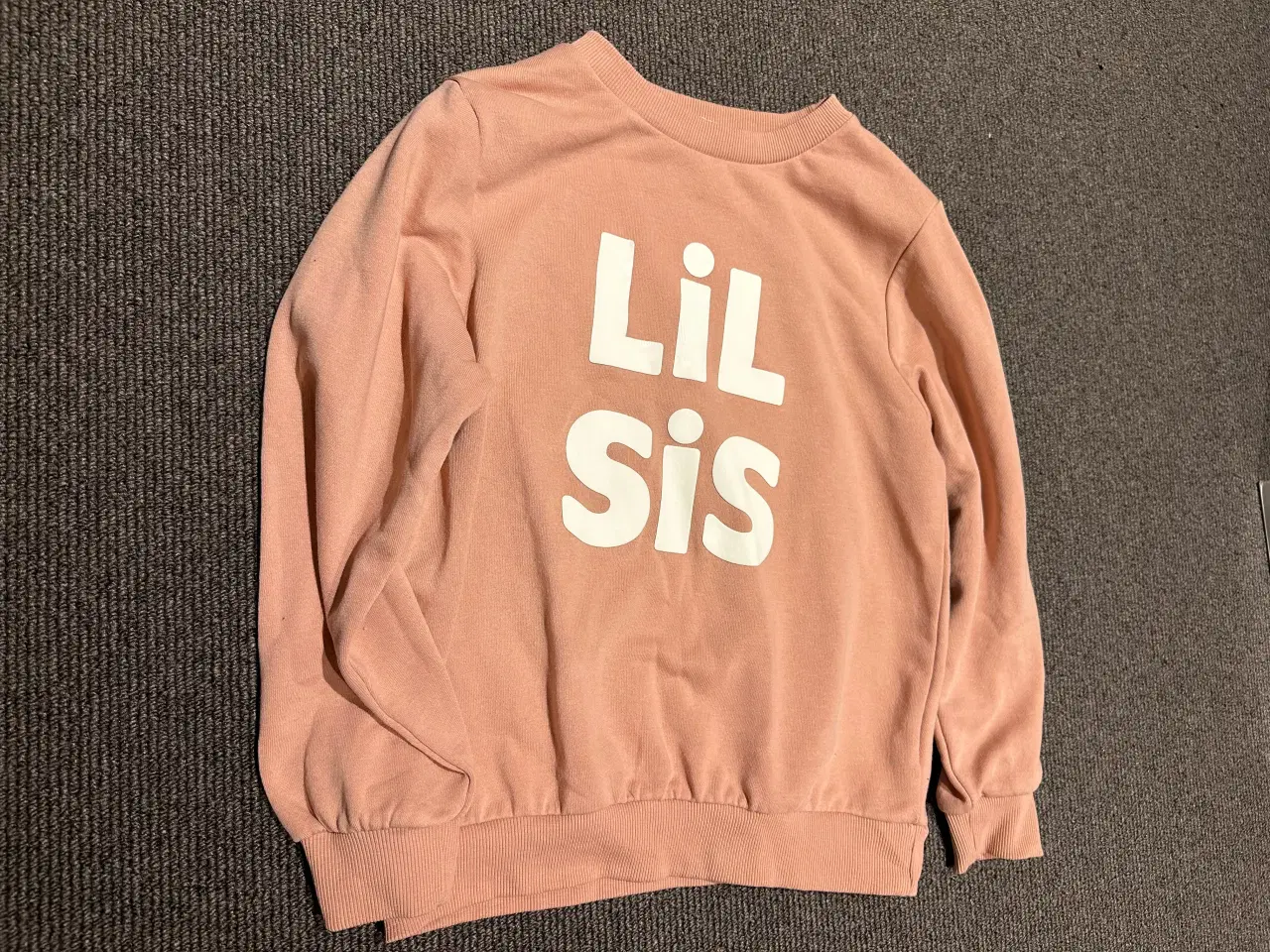 Billede 1 - Lil sis trøje fra H&M