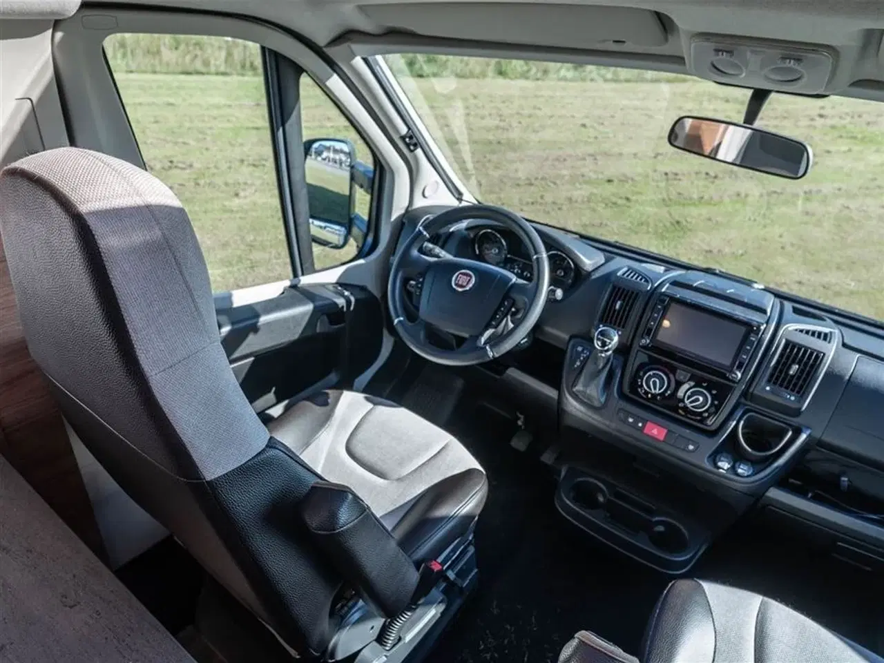 Billede 4 - 2021 - Weinsberg CaraCompact 600 MF "Pepper Edition"   Kompakt autocamper med Automatgear