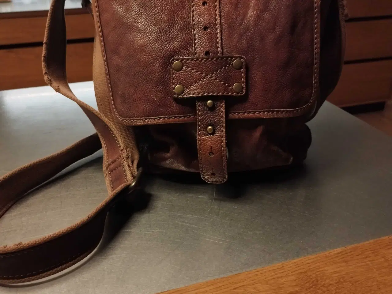 Billede 1 - Fossil- lækker taske 