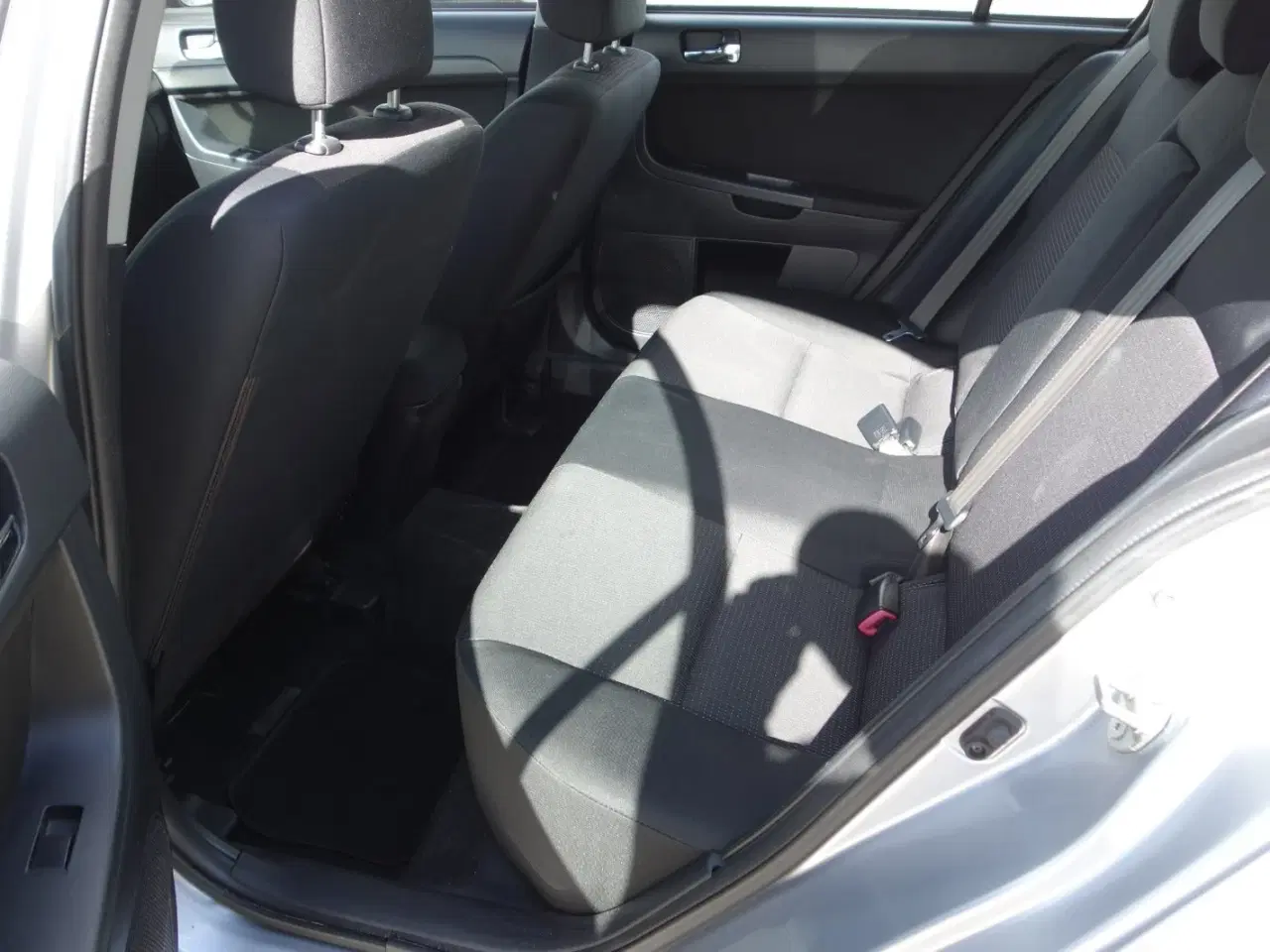 Billede 13 - Mitsubishi Lancer 1,6 Invite SportBack
