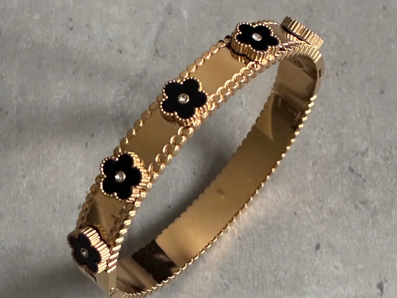 Billede 2 - Armbånd med blomster