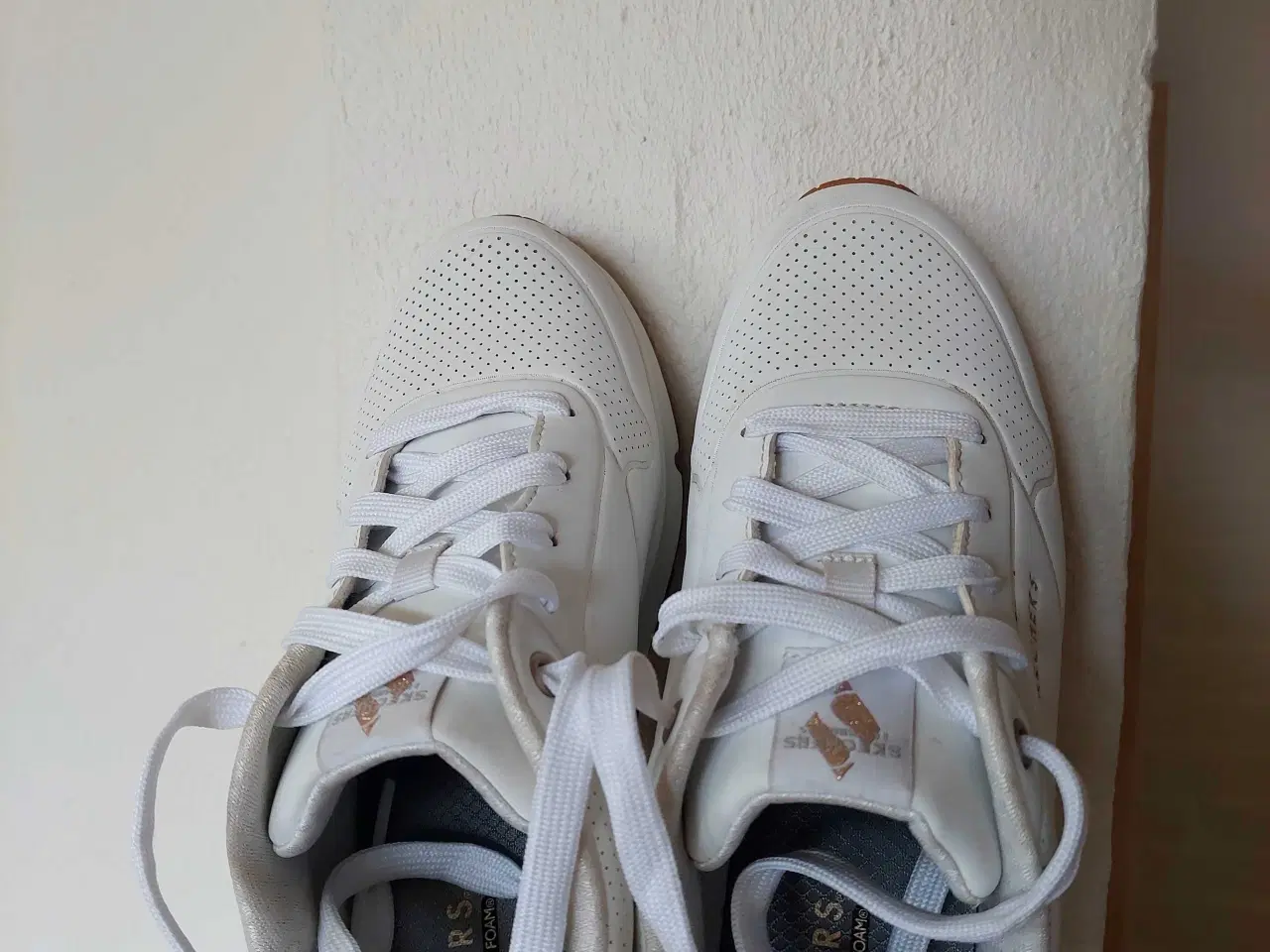 Billede 2 - Skechers sneakers – Str. 36 👟✨