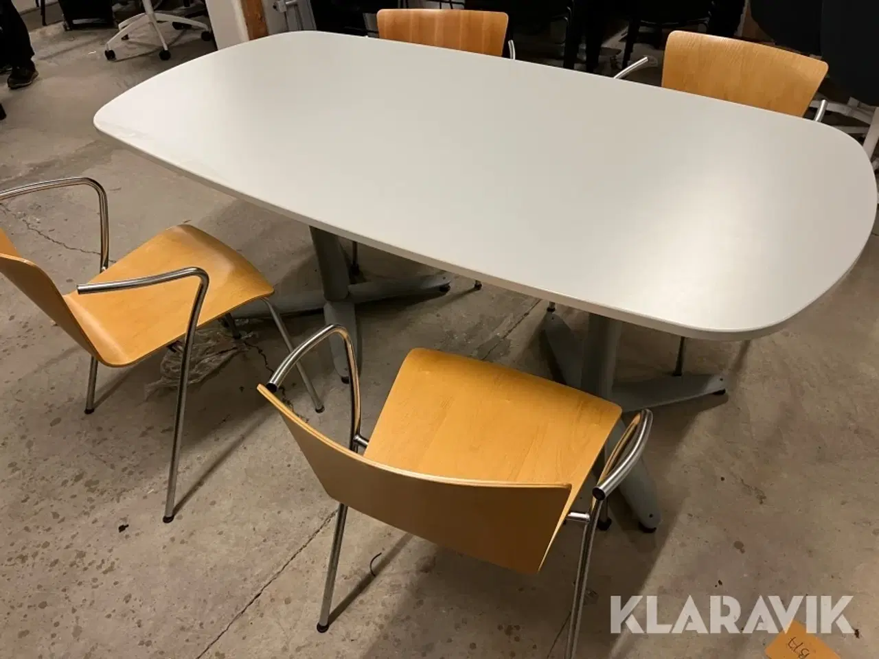 Billede 3 - Mødebord Kinnarps med 4 stole
