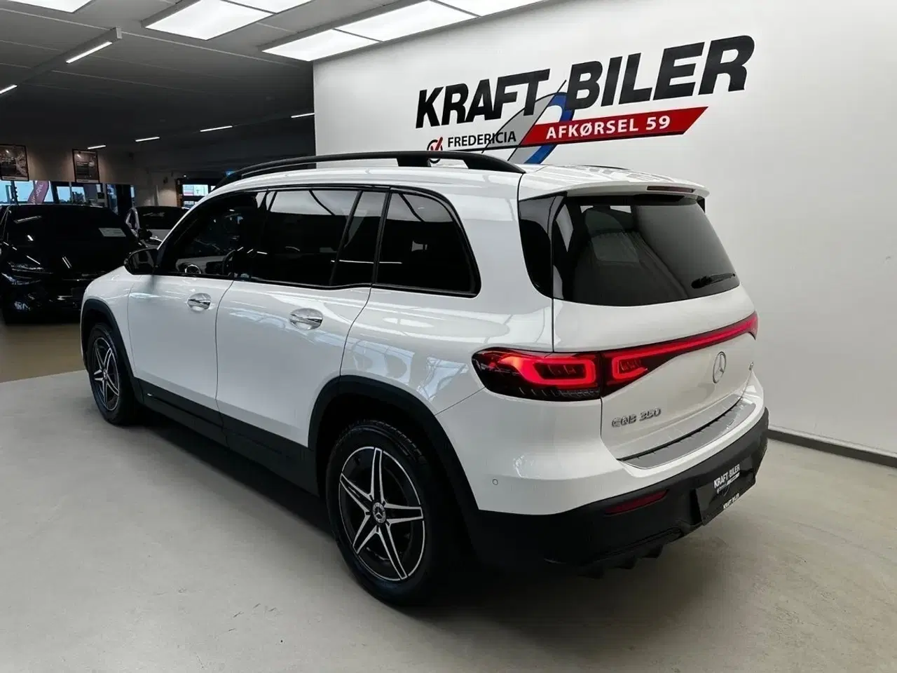 Billede 4 - Mercedes EQB350  AMG Line 4Matic