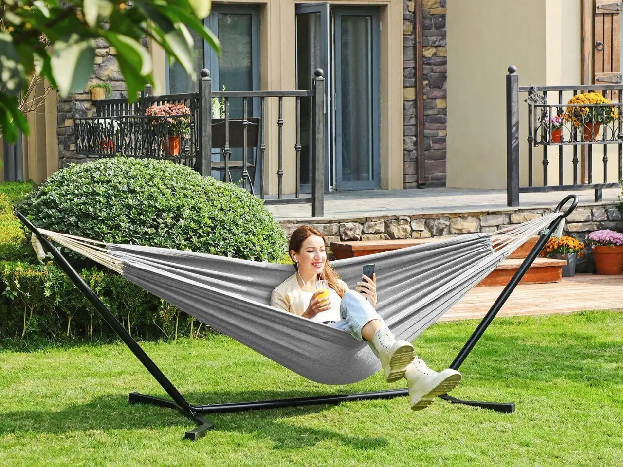 Billede 3 - Hængekøje med stativ 210 × 150 cm – 5 højder, metalstativ, kapacitet 240 kg, sort stativ/grå hængekøje