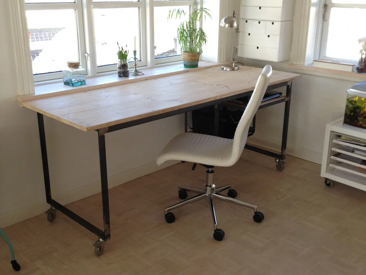 Billede 1 - Stort skrivebord gamle gulvplanker 