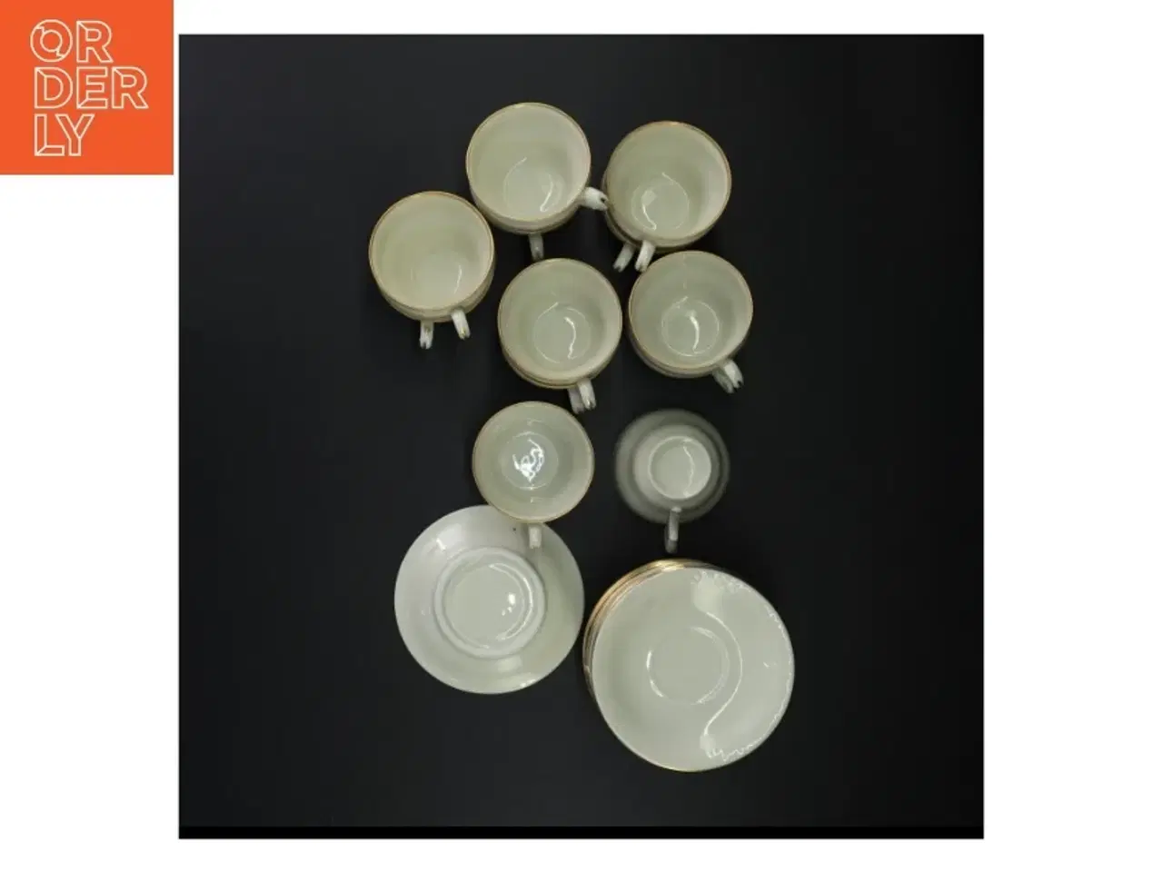 Billede 2 - Porcelænskopper og underkopper (str. 11 x 6 cm)