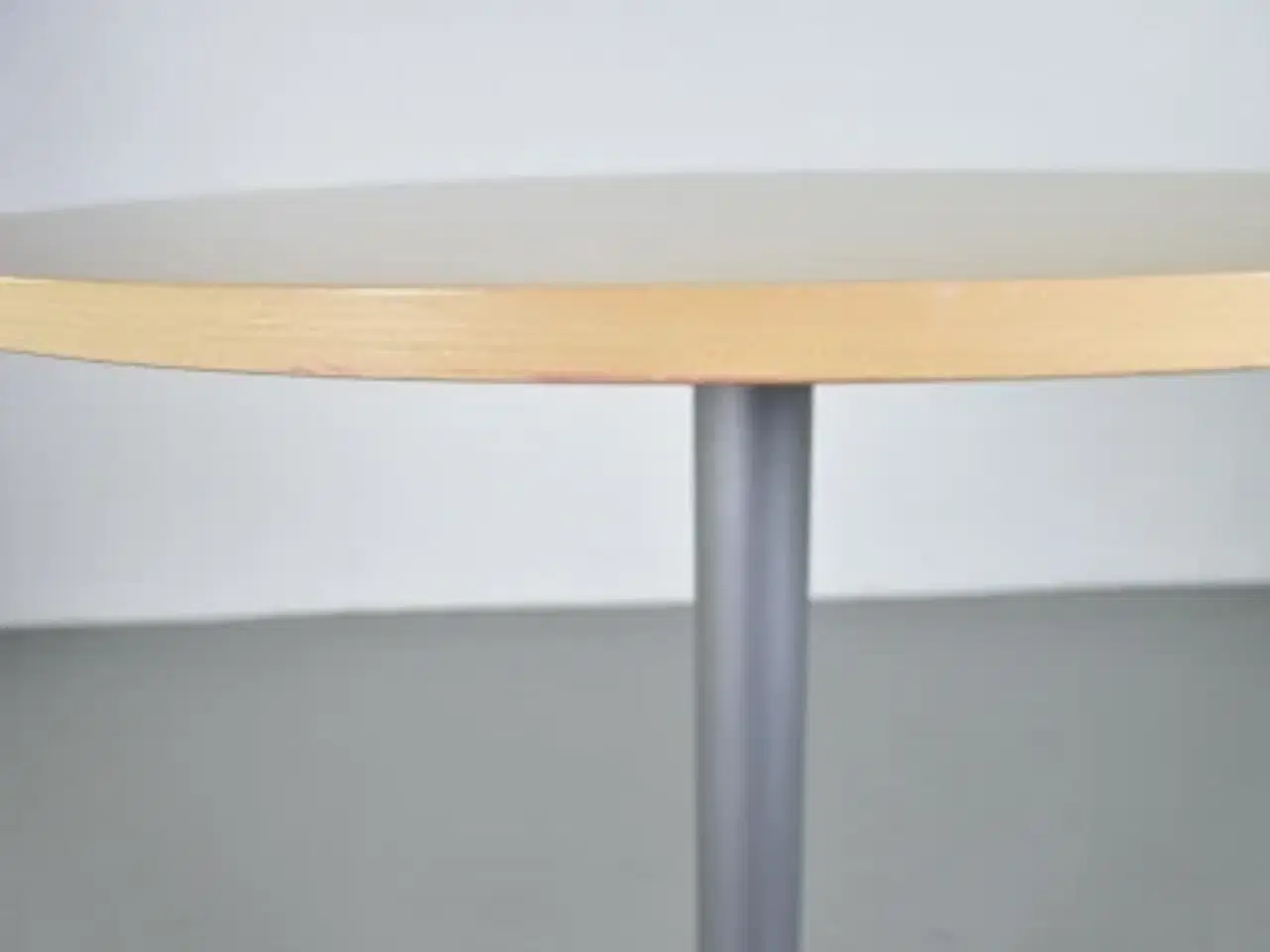 Billede 8 - Højt efg cafébord med rund bøgeplade