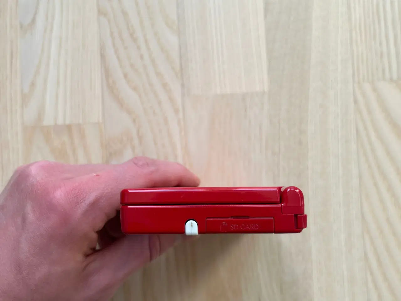 Billede 7 - 2 Nintendo DSi håndholdt konsol i rød og blå