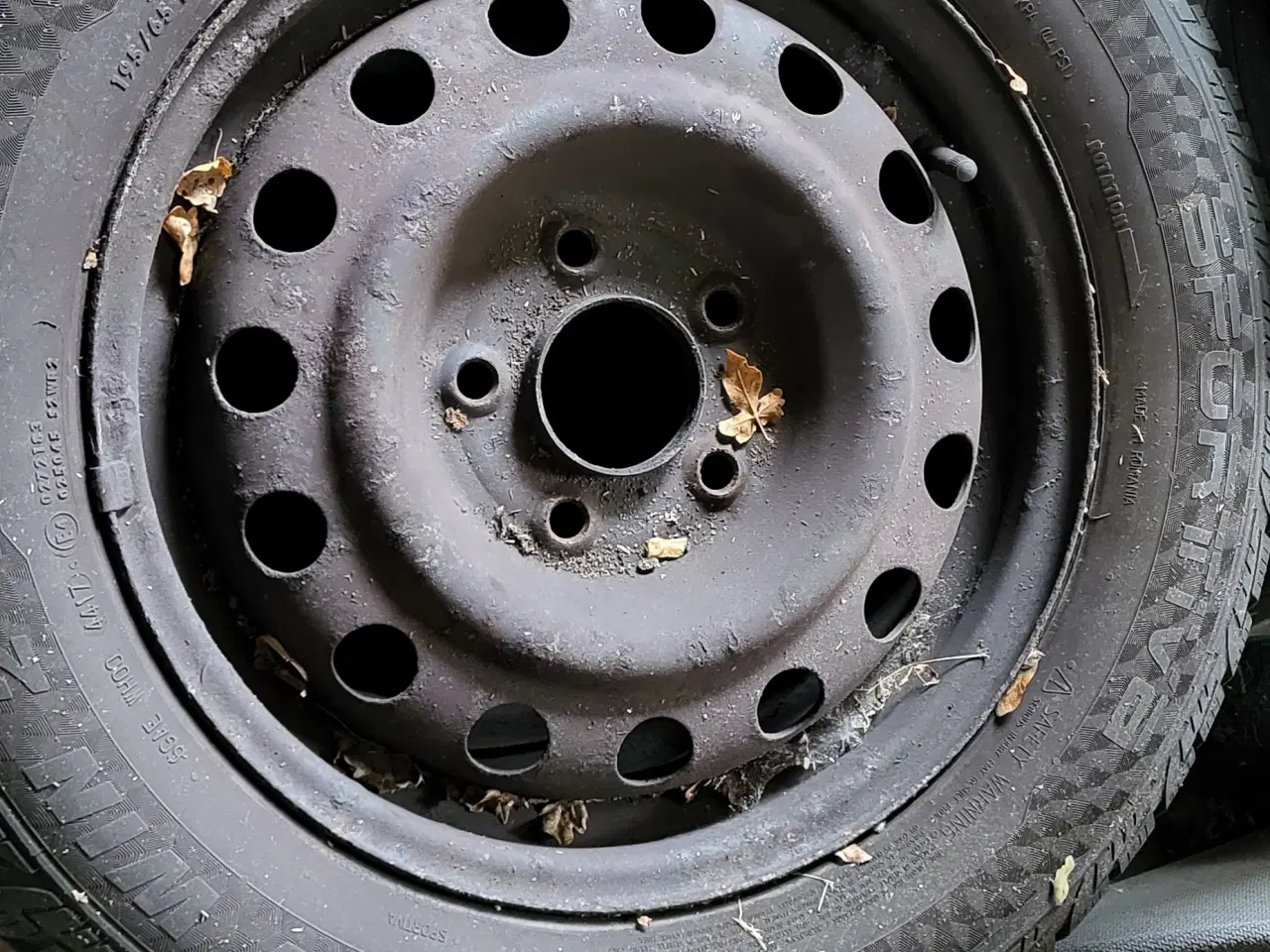 Billede 2 - Stål fælge med dæk 