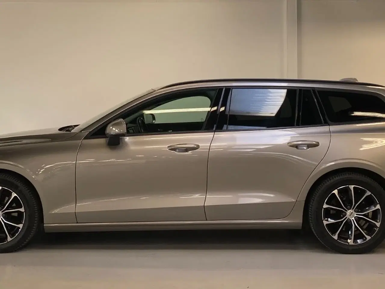 Billede 2 - Volvo V60 2,0 D4 190 Momentum aut.