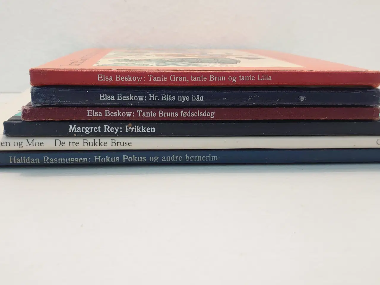 Billede 3 - 6 stk kvalitetsbørnebøger. Udgåede bibliotekseks.