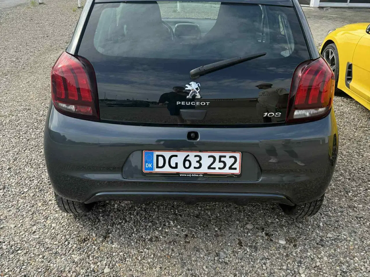 Billede 3 - Vi sælger vores trofaste Peugeot 108 fra 2021, som