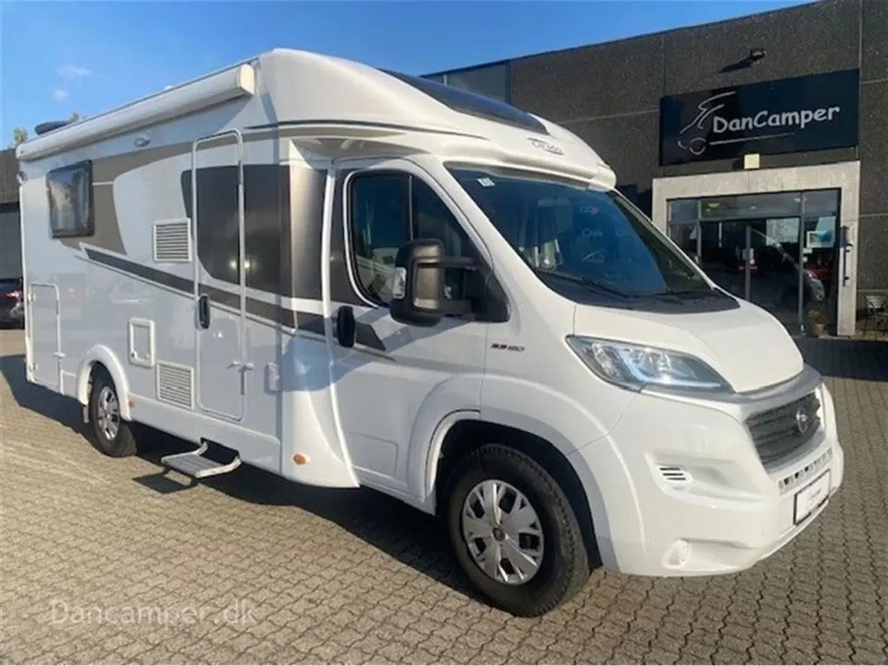 Billede 1 - 2018 - Carado T 339   Under klargøring! Velkørende autocamper med Queens Bed, Solceller, Aircon i bodel samt automatgear