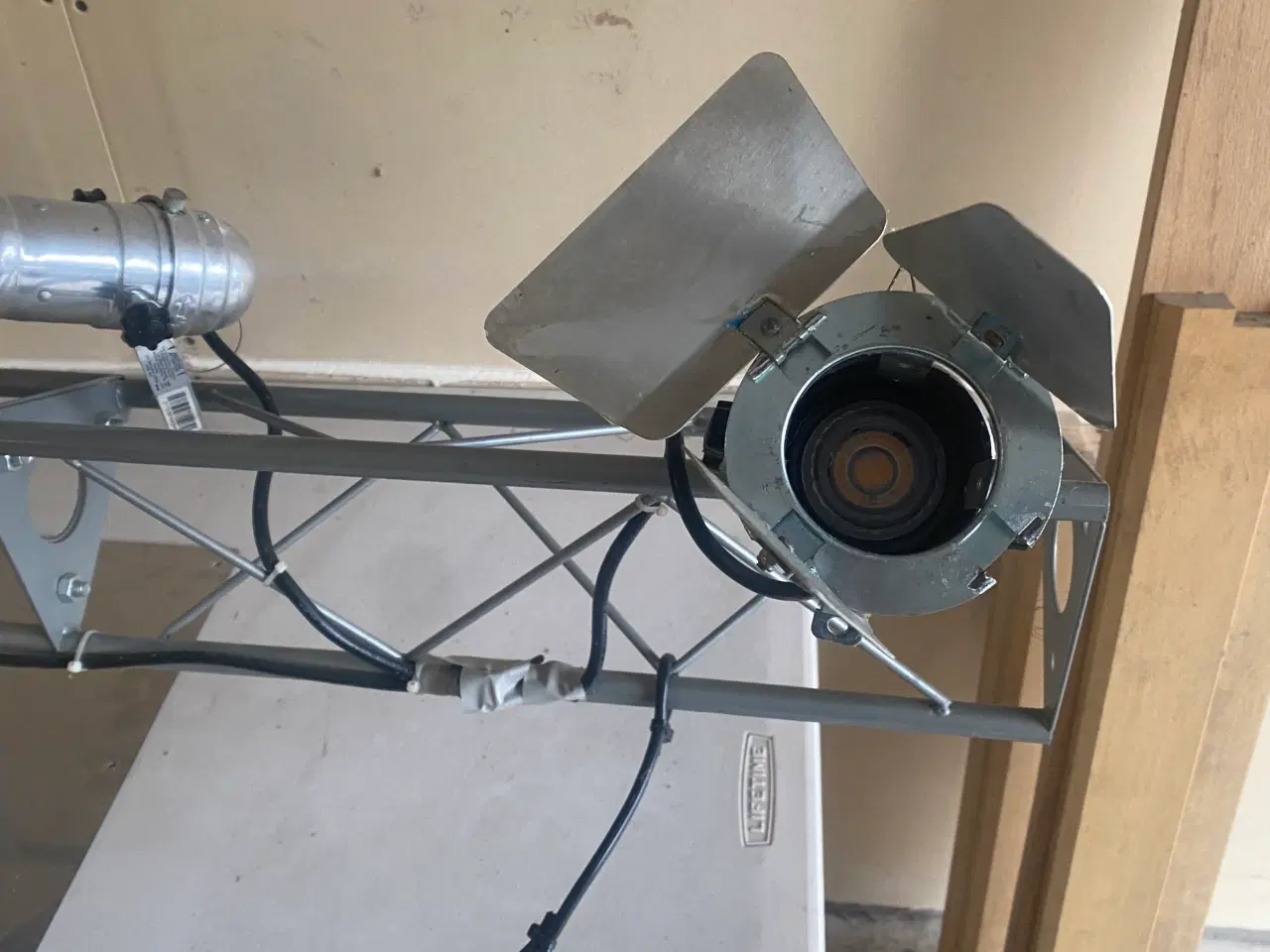 Billede 2 - Mini alu trus med par 8 led lamper