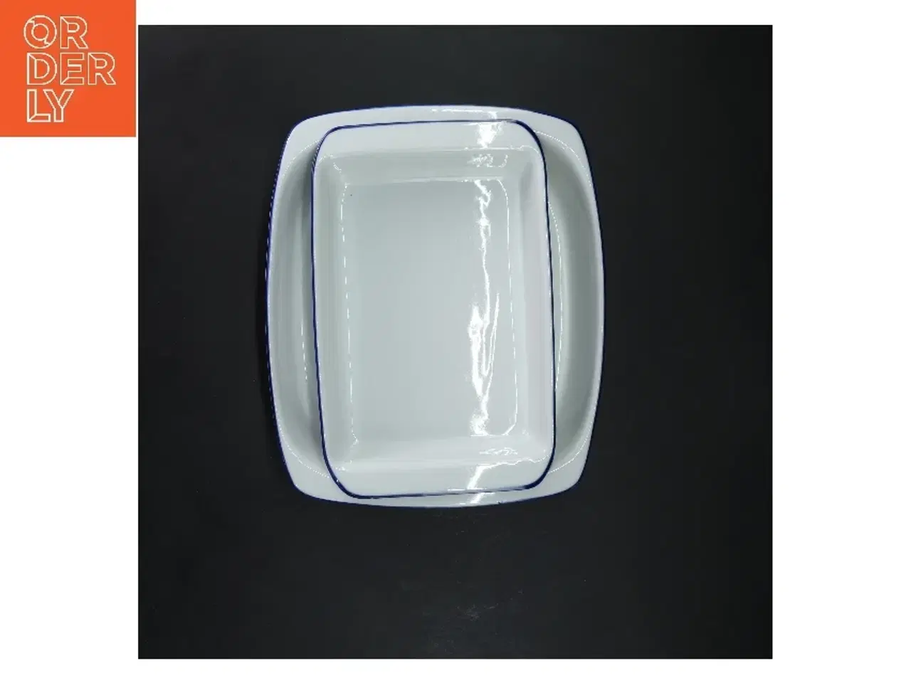 Billede 2 - Sæt af to porcelænsfade (str. 20x24 og 22x14 cm)