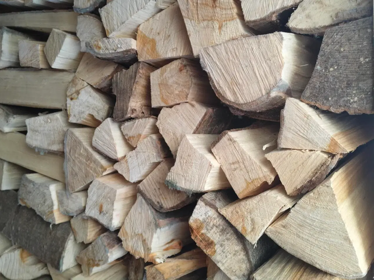 Billede 2 - Brænde sælges 20% ASK 10% BØG 70% POPPEL/FYR 