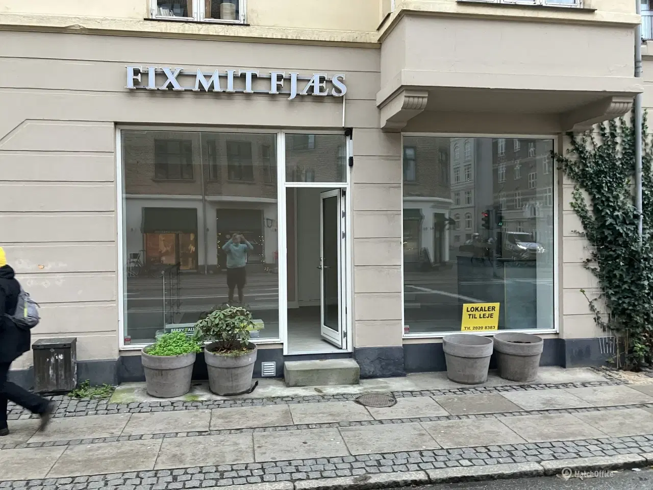 Billede 1 - Pæn istandsat butik ved indkørsel til spinderiet