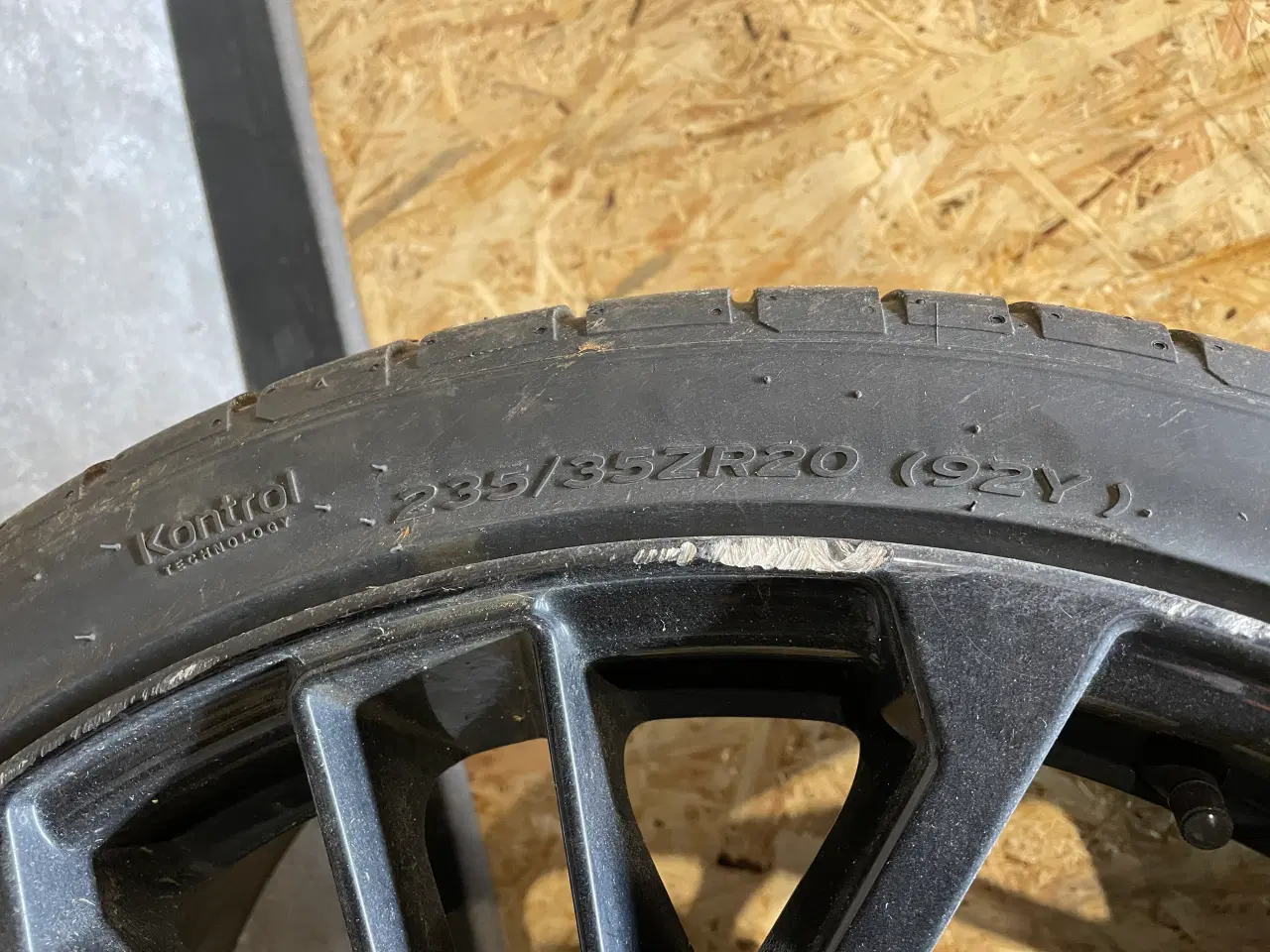 Billede 8 - Sommerdæk på alufælge Hankook 235/35 R20