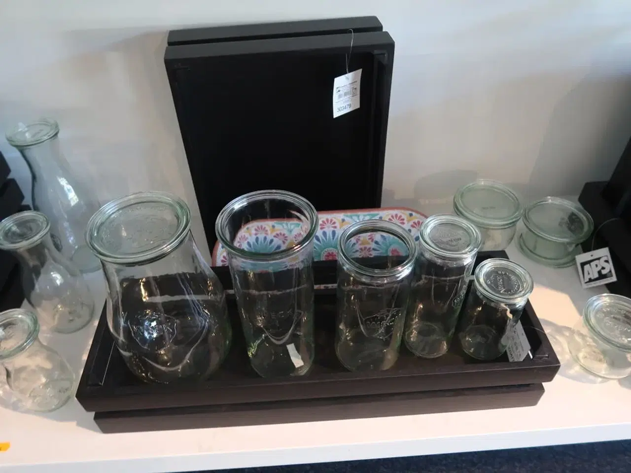 Billede 5 - Kasser, bakker, tallerkener, glasflasker m.m.