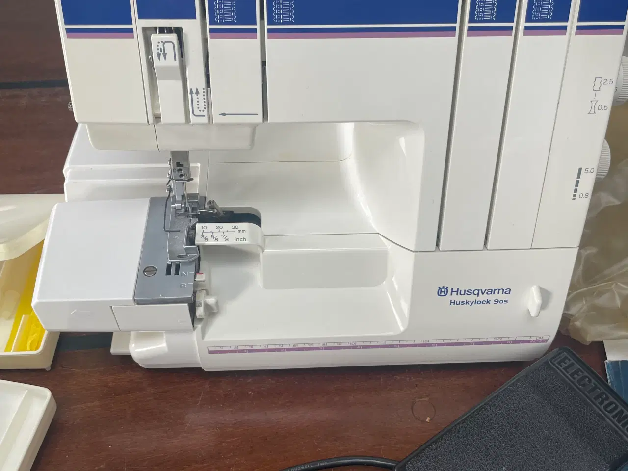 Billede 1 - Husqvarna overlocker sælges