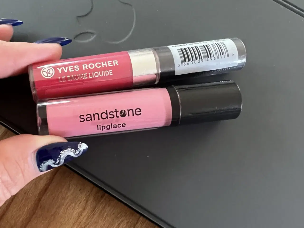 Billede 1 - Nye lipgloss fra Yves Rocher og Sandstone 