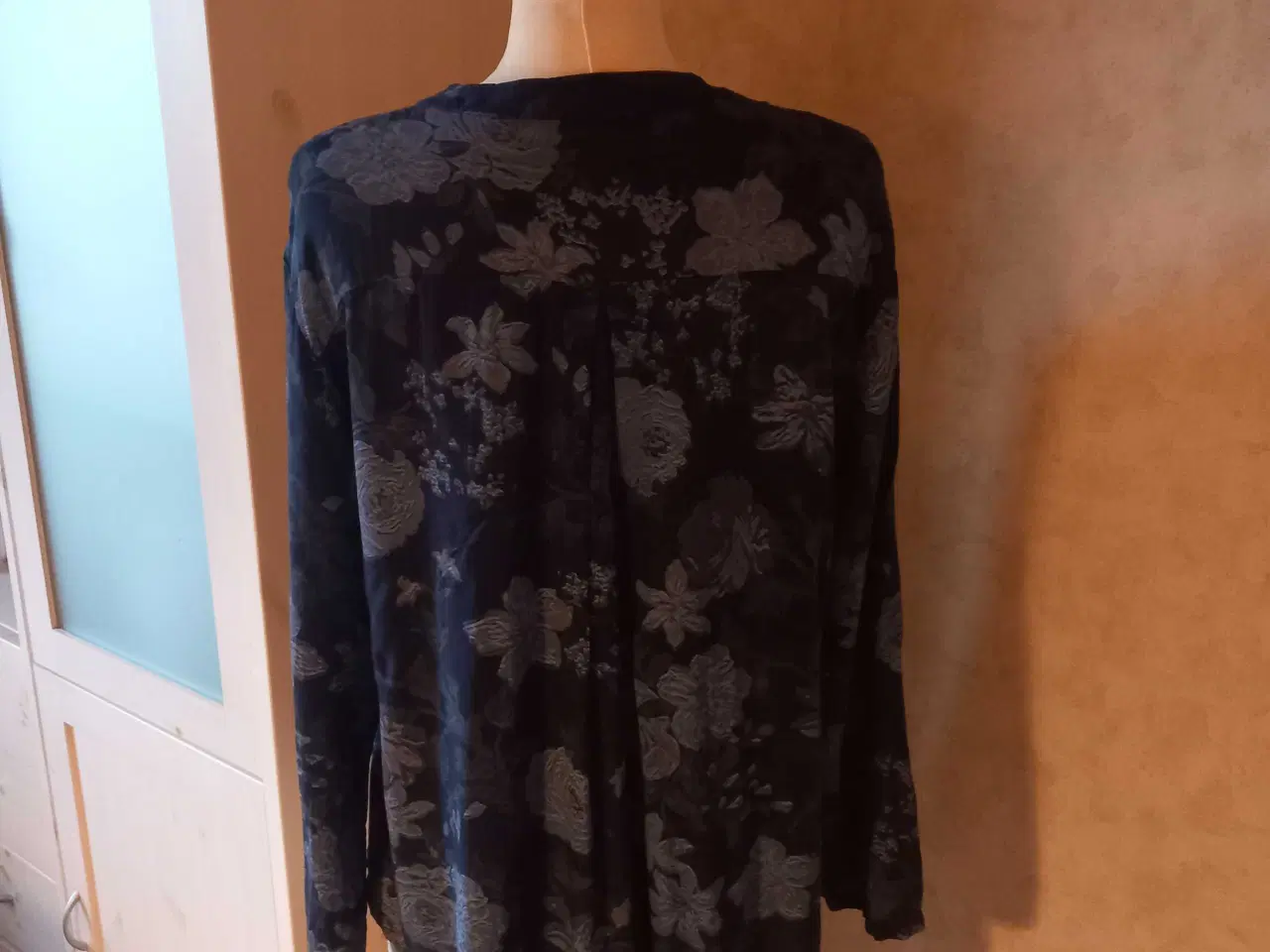 Billede 4 - New Collection blå skjorte /bluse