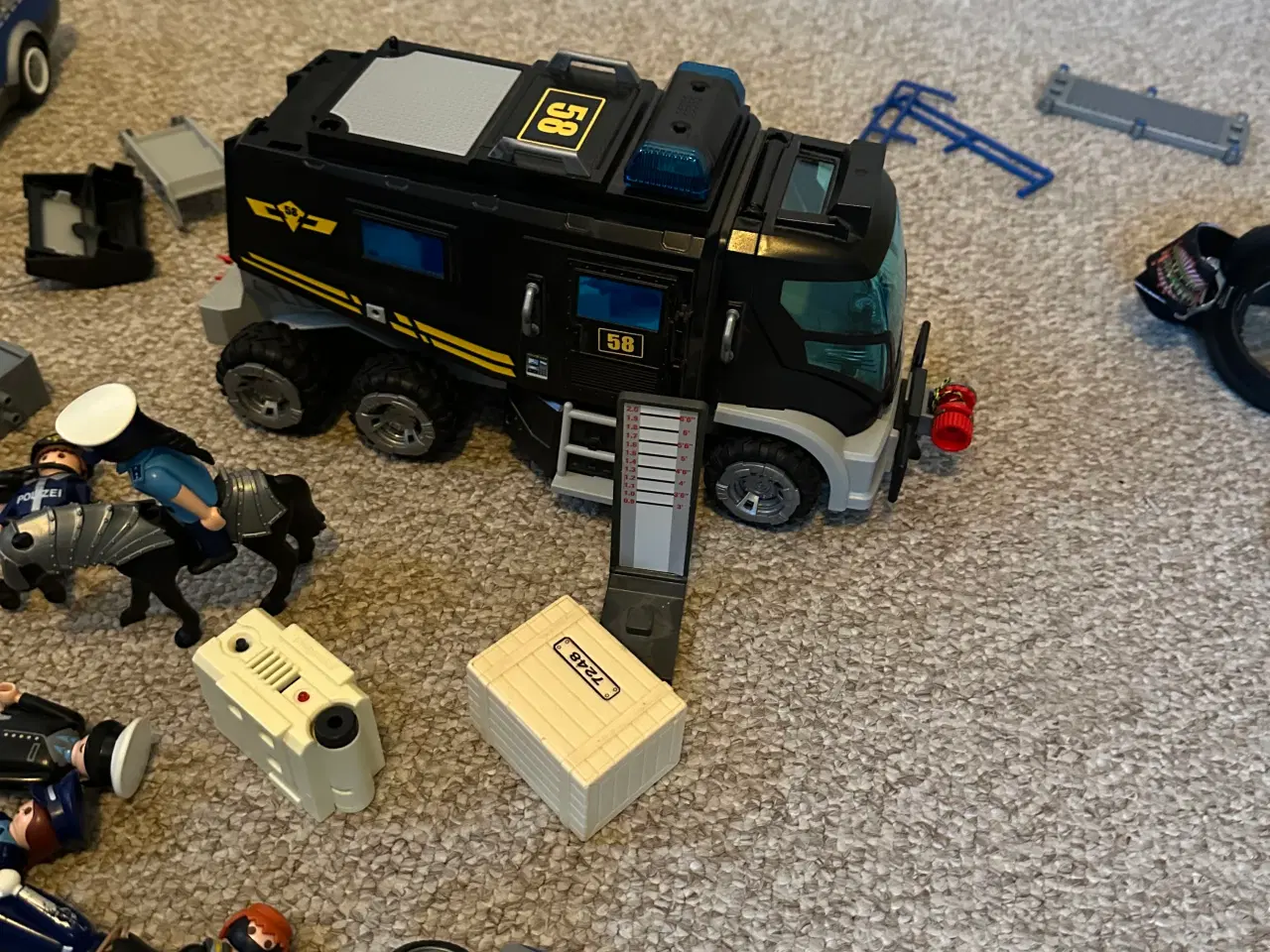 Billede 3 - Playmobil politistation, fængsel, helikopter, Swat