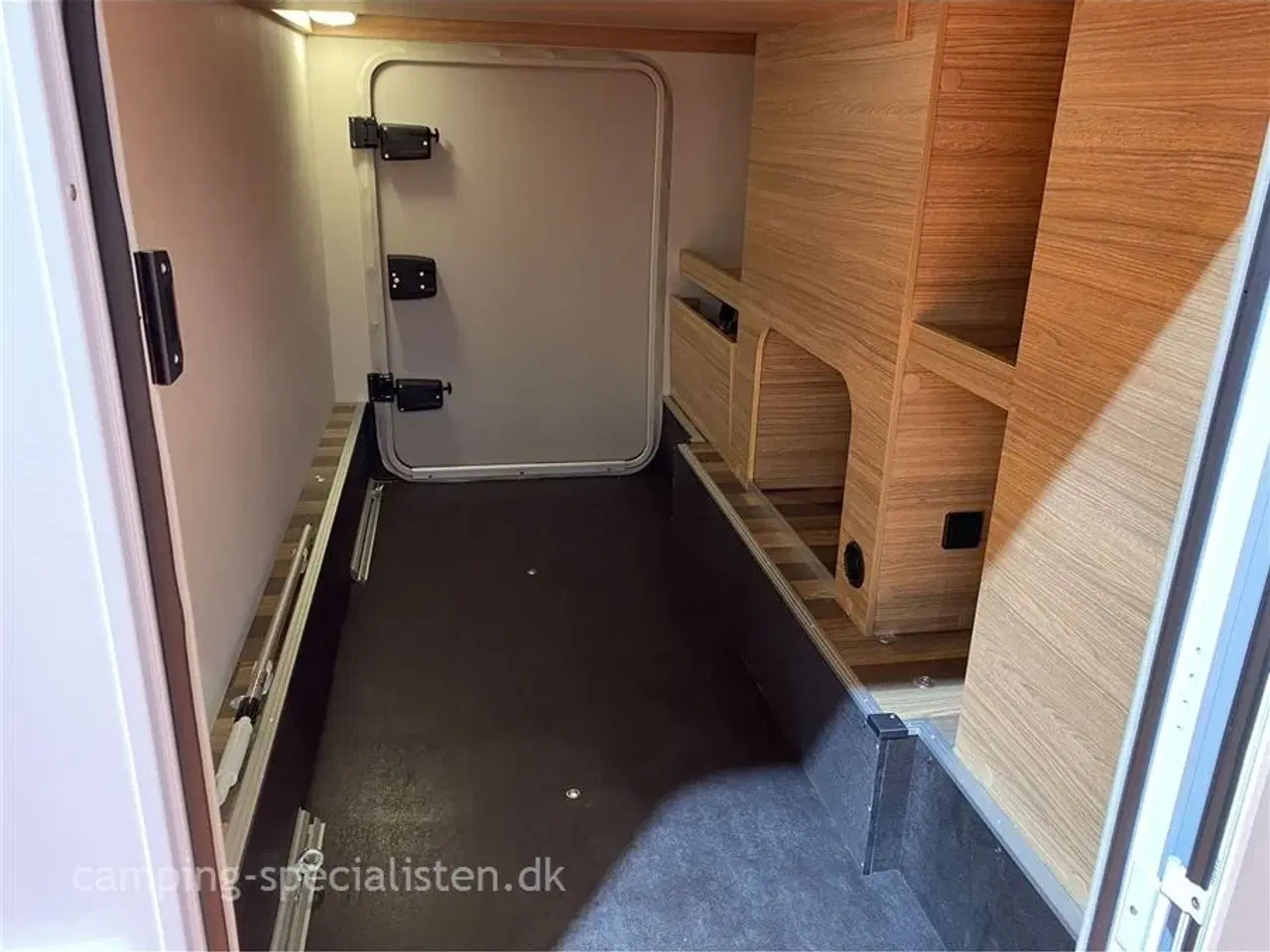 Billede 6 - 2025 - Weinsberg CaraCompact 640 MB   Weinsberg CaraCompact 640 MEG Edition Pepper MB 2025 - Kommer senere hos Camping-Specialisten.dk