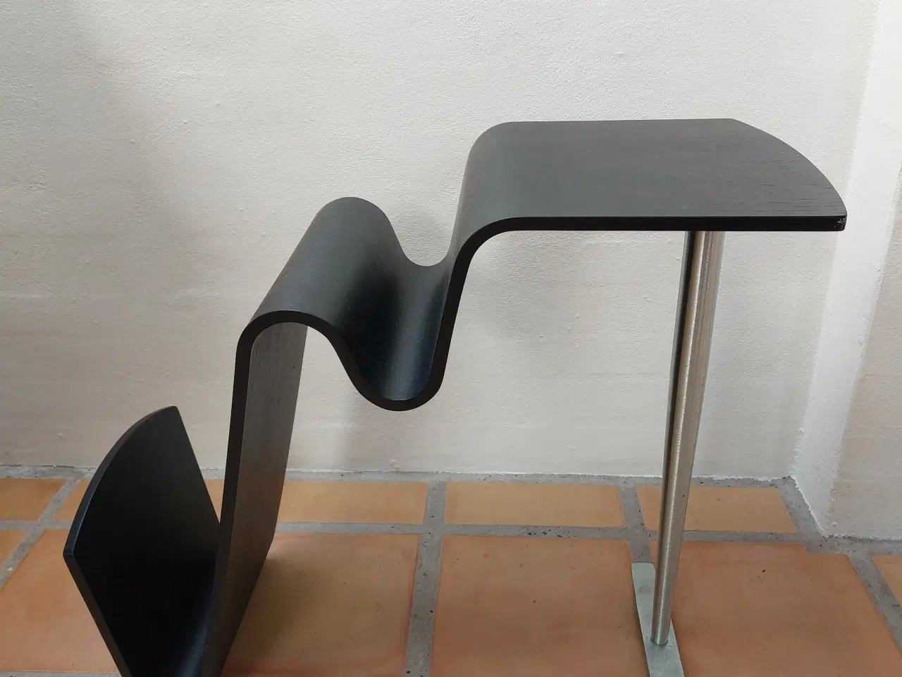 Billede 1 - Magasinholder med plads til lampe eller lign.