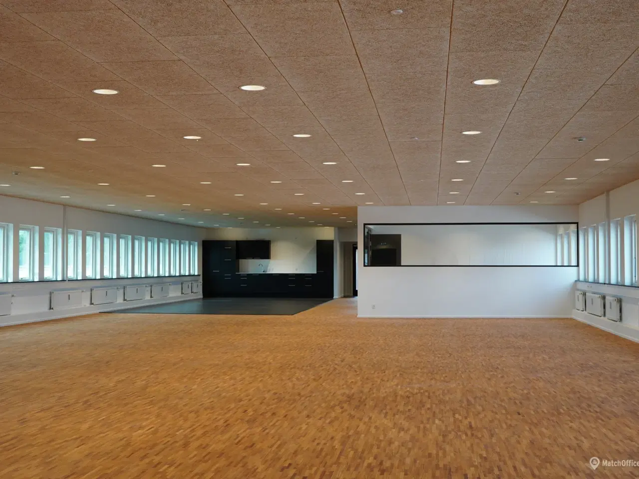 Billede 5 - Lej hel etage, øverst oppe på 2. sal - lækkert nyistandsat kontorlejemål  