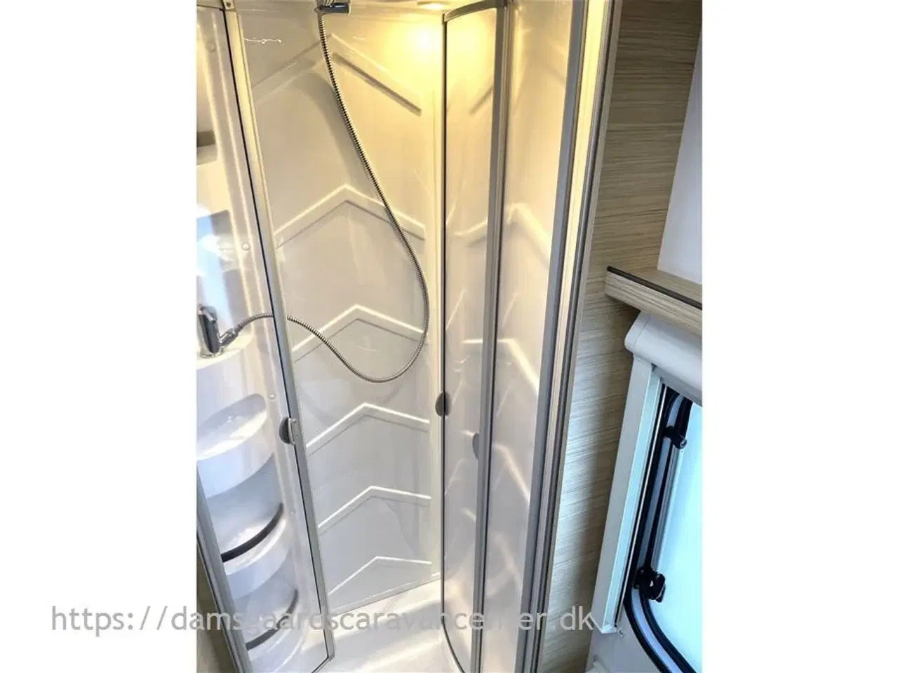 Billede 18 - 2026 - Fendt Apero 560 SKM   Dobbeltseng-Køjer-Combi E-Gulvtemp.