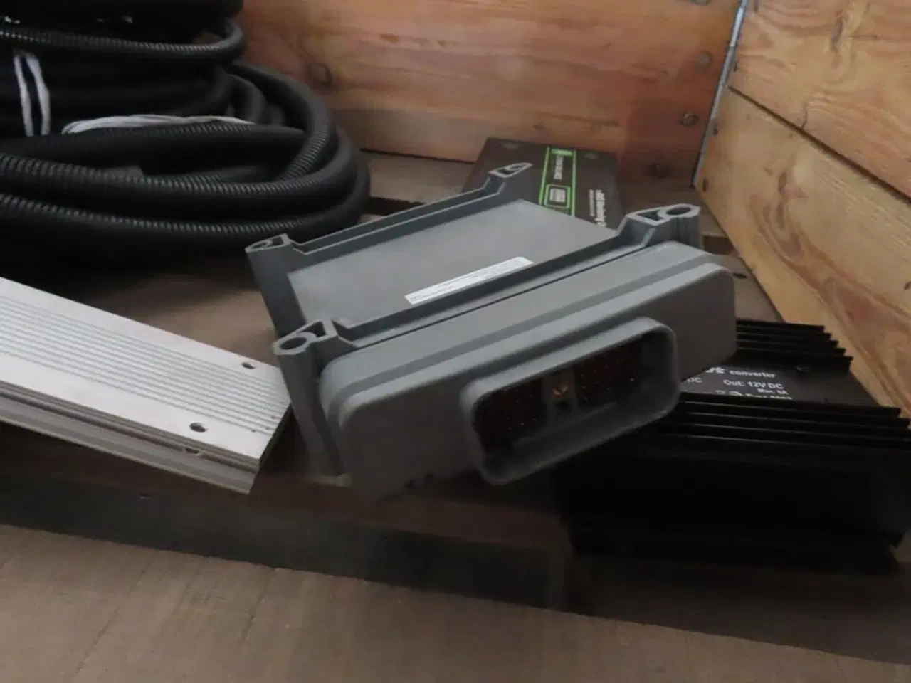 Billede 4 - Palle med diverse opladere, kabler mv.