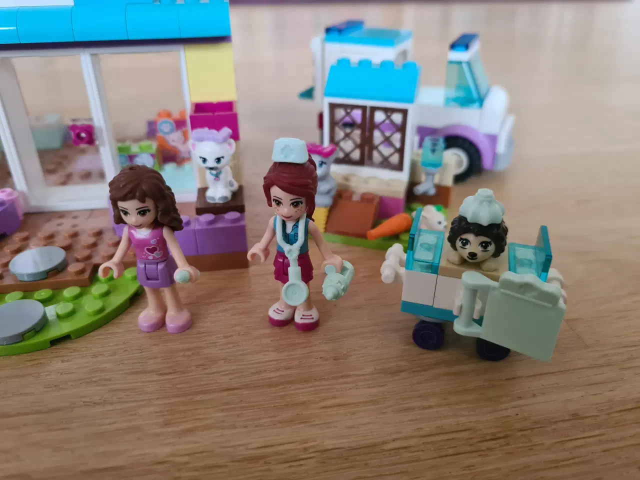 Billede 2 - LEGO Friends 10728 Mias dyrlægeklinik